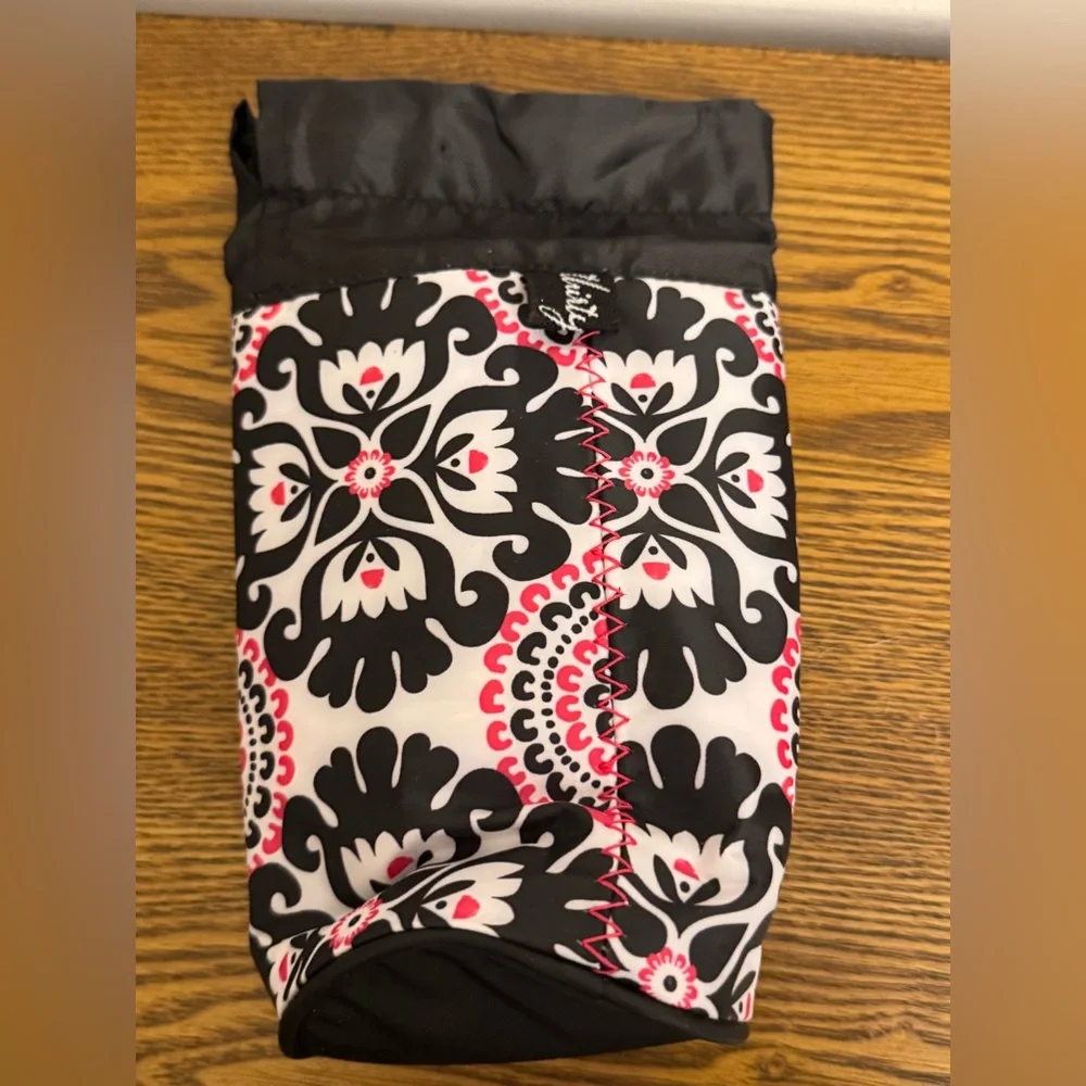 Thirty-One Bring a Bottle Thermal in the "Pink Pop Medallion" pattern. NWOT - Picture 3 of 5